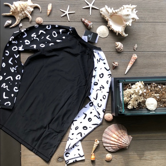 🌻☀️VOLCOM RASH GURAD☀️🌻 - Picture 7 of 7